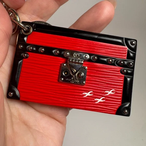 Louis Vuitton Petite Malle Trunk Key Chain/Bag Charm – Red Epi Leather - Picture 7 of 8